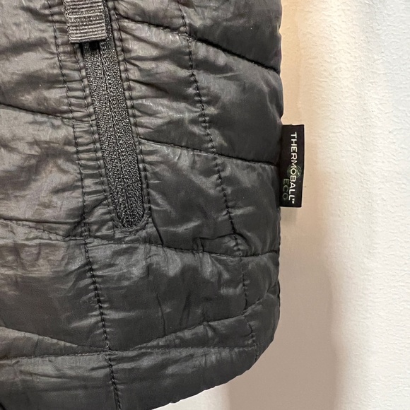 THE NORTH FACE Thermoball Eco Boys Black Zip Up Jacket‎ (XS-6) - Picture 4 of 12